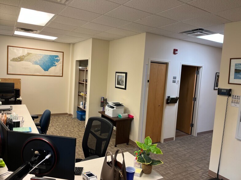 More Photos Of 188 Medical Park Dr, Brevard Medical For Lease