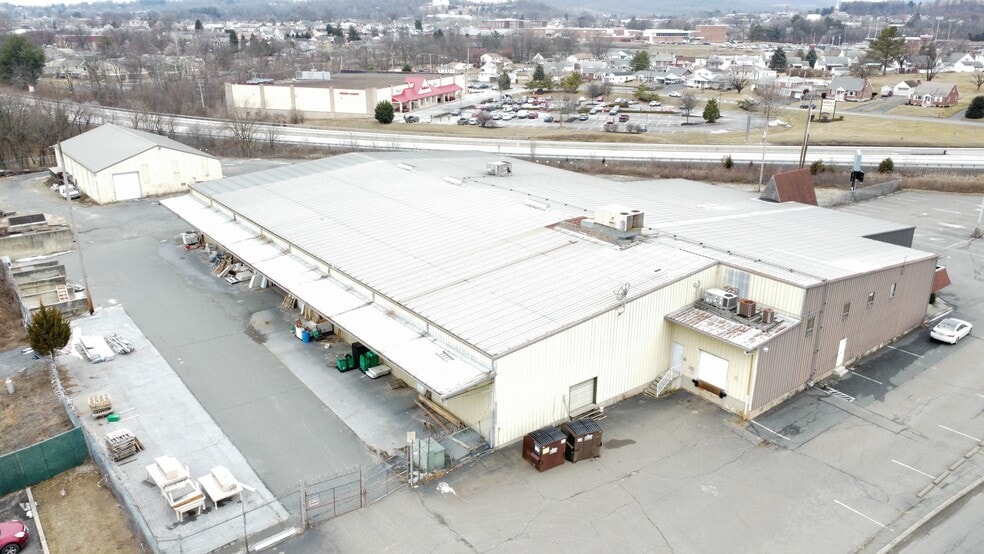 More Photos Of 174 Holly Road, Gilbertsville Warehouse For Lease