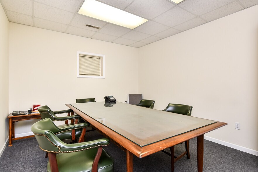 More Photos Of 124 N Charleston St, Blacksburg Warehouse For Lease