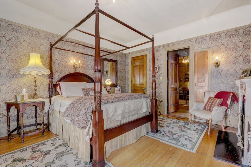 More Photos Of 3209 W Wells St, Milwaukee Hospitality For Sale