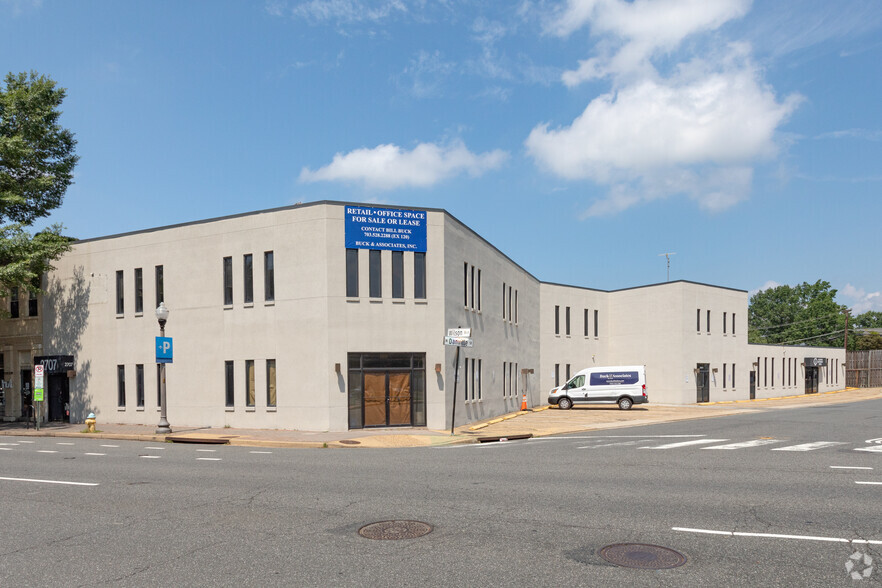 Primary Photo Of 2701-2707 Wilson Blvd, Arlington Medical For Lease