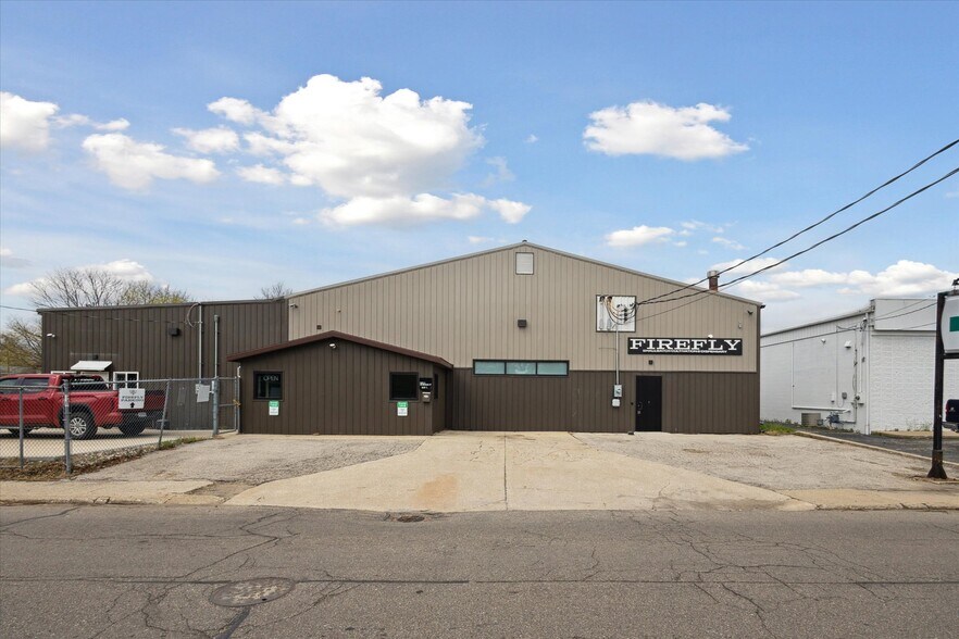 More Photos Of 919 Michigan St, Niles Warehouse For Sale