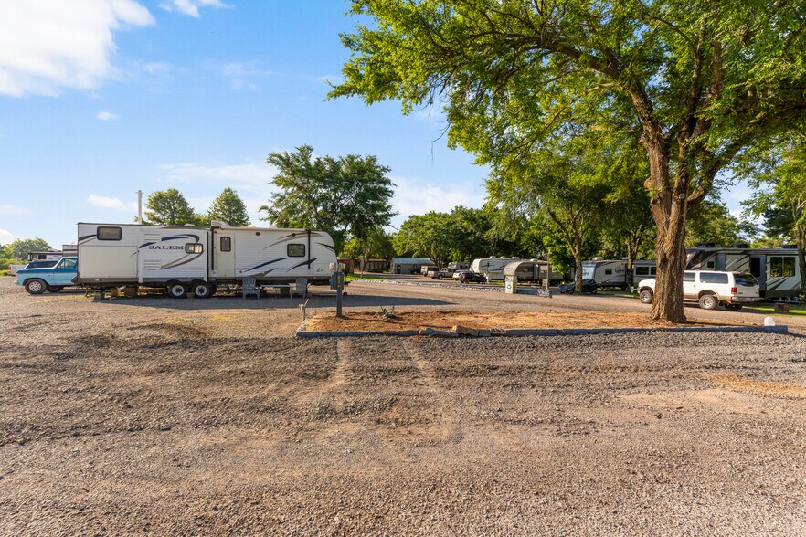 More Photos Of 6476 N 35th St W, Porter Trailer Camper Park For Sale