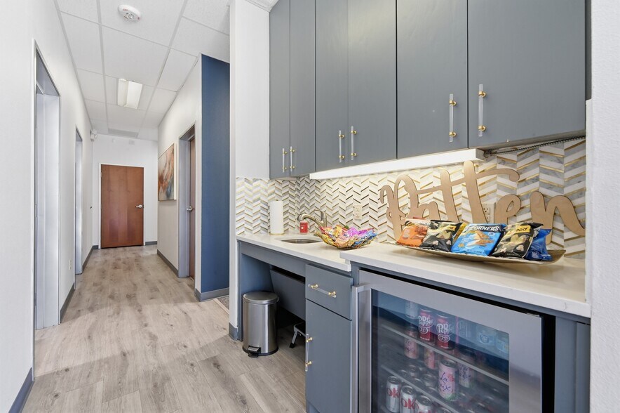 More Photos Of 333 E Highway 290, Dripping Springs Office For Lease