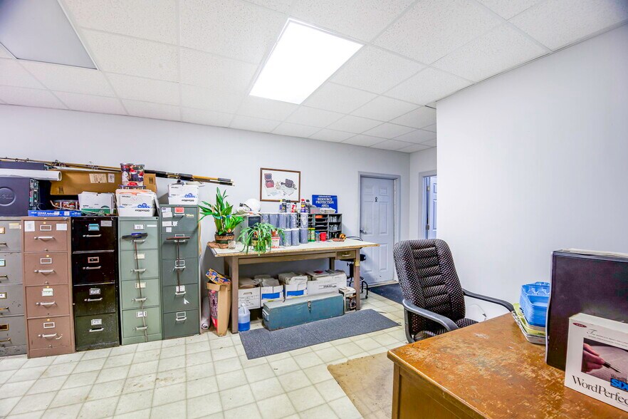More Photos Of 10310 Memory Ln, Chesterfield Office For Sale