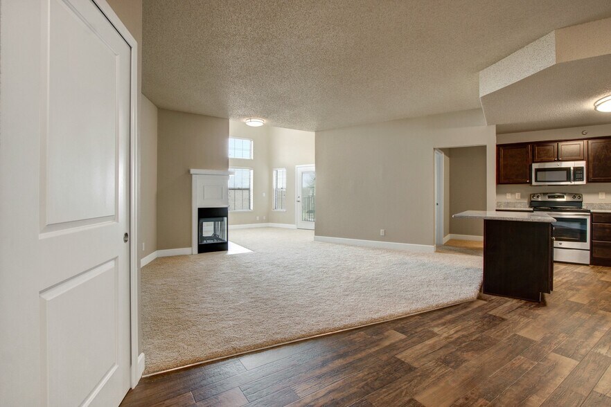 More Photos Of 8617 Edinbrook Xing, Brooklyn Park Apartments For Sale