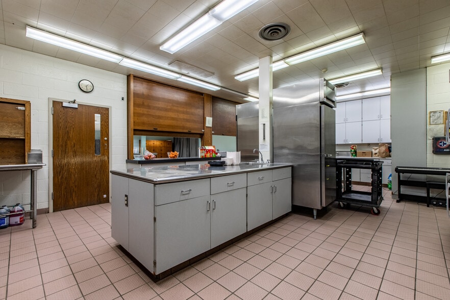 More Photos Of 974 Skyline Dr SW, Rochester Religious Facility For Lease