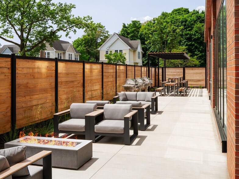 More Photos Of 222 Canal St, New Haven Apartments For Lease