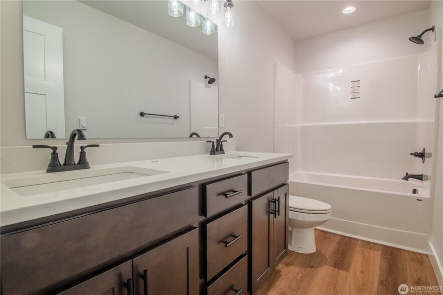 More Photos Of 529 Colton Ln, Everson Apartments For Sale