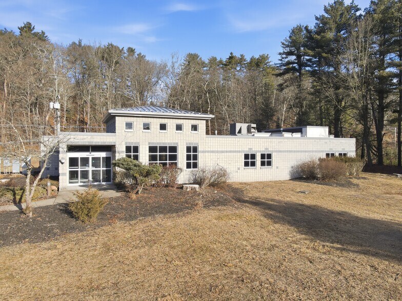 More Photos Of 113 Pocono Dr, Milford Office For Sale