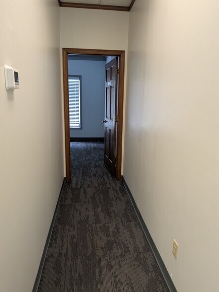 More Photos Of 6745 S Gray Rd, Indianapolis Office For Lease