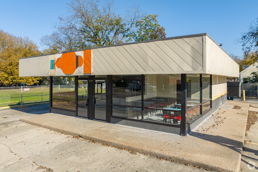 More Photos Of 309 S Lockwood Dr, Houston Restaurant For Lease