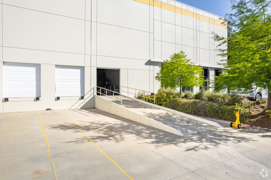 More Photos Of 2310 Charleston Regional Pky, Charleston Distribution For Lease