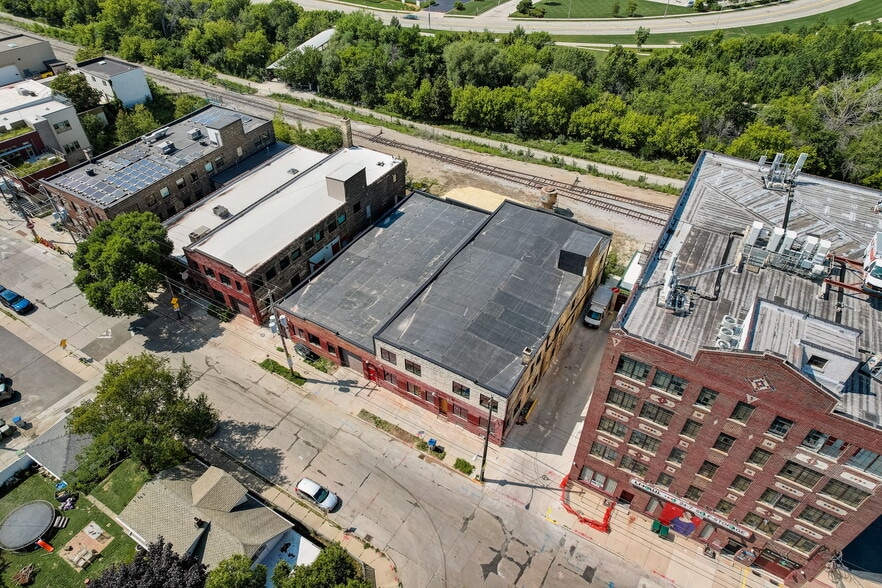 More Photos Of 3600 W Pierce St, Milwaukee Showroom For Lease