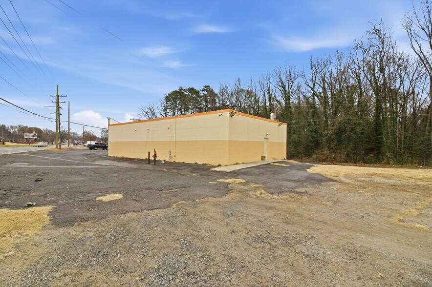 More Photos Of 2501 West Blvd, Charlotte Freestanding For Lease