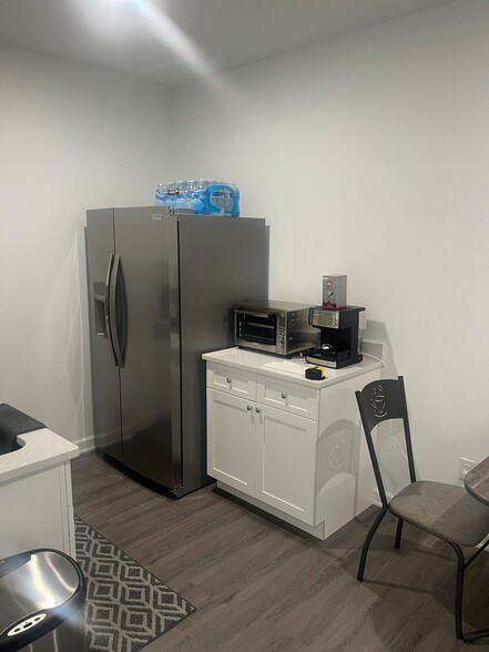 More Photos Of 3209 Van Buren Ave, Naples Manufacturing For Sale