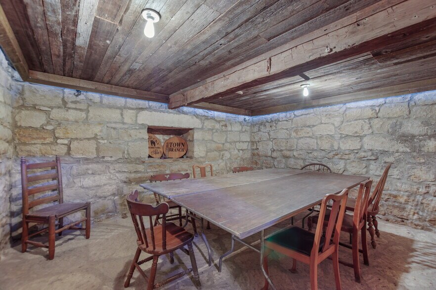 More Photos Of 11 Upper Cibolo Creek Rd, Boerne Restaurant For Sale