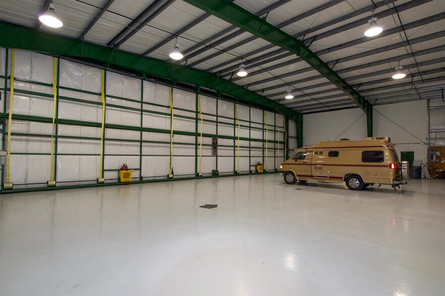 More Photos Of 191 Airport Rd, Port Townsend Airplane Hangar For Lease