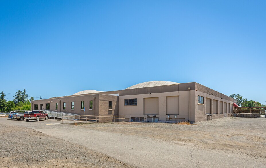 More Photos Of 723 Railroad Ave, Winters Warehouse For Lease