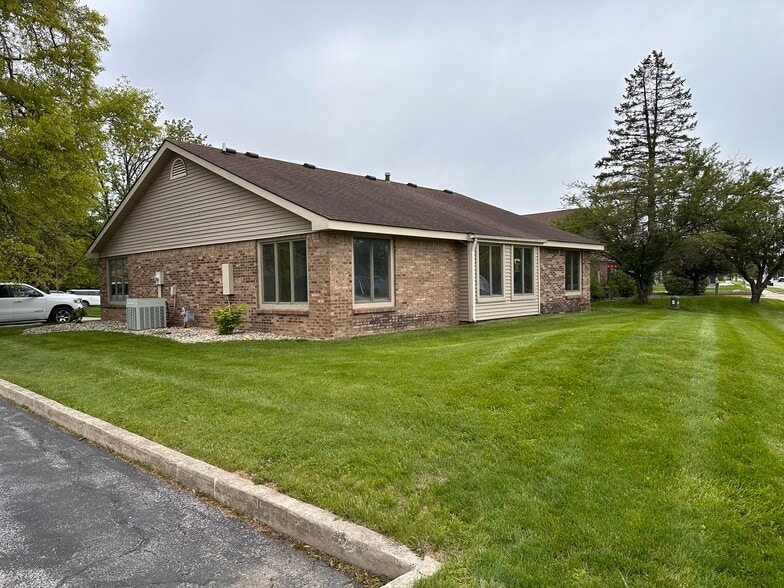 More Photos Of 7209 Mill Run Rd, Fort Wayne Office For Lease