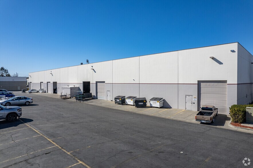 More Photos Of 24922 Anza Dr, Valencia Warehouse For Lease