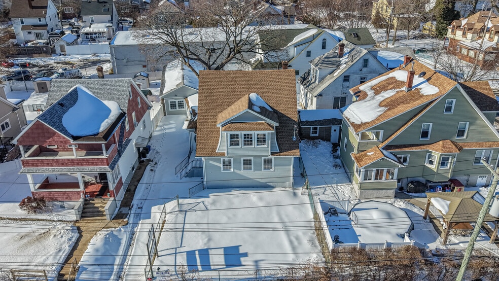 More Photos Of 129 New Dorp Plz, Staten Island Office Residential For Sale