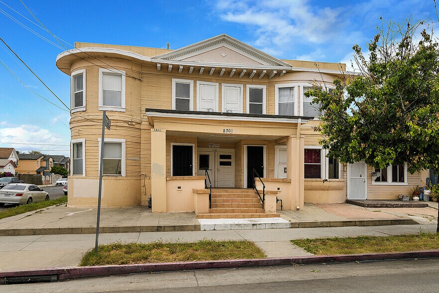 More Photos Of 2301 Pasadena Ave, Los Angeles Apartments For Sale
