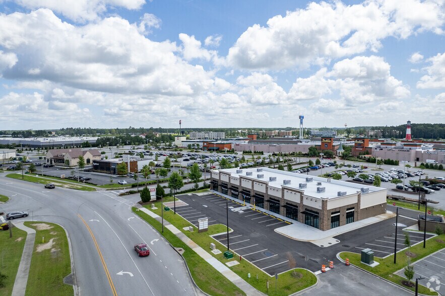 More Photos Of 220 Tanger Outlets Blvd, Pooler Storefront For Lease