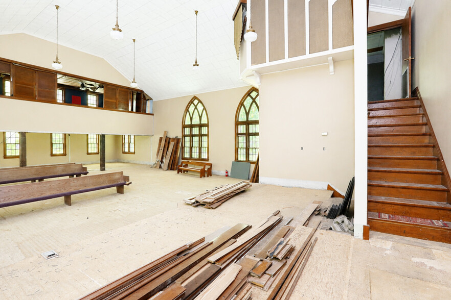 More Photos Of 302 S 2nd St, Polk City Lodge Meeting Hall For Sale