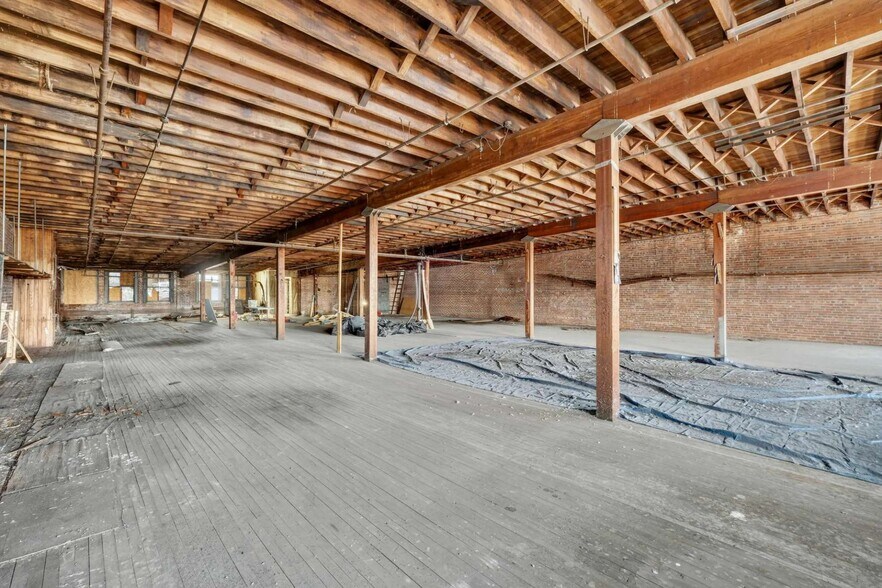 More Photos Of 610 Monroe St, Toledo Storefront Retail Residential For Sale