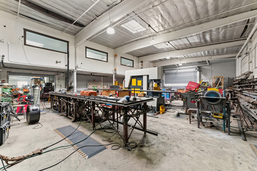 More Photos Of 1744 W 166th St, Gardena Manufacturing For Sale