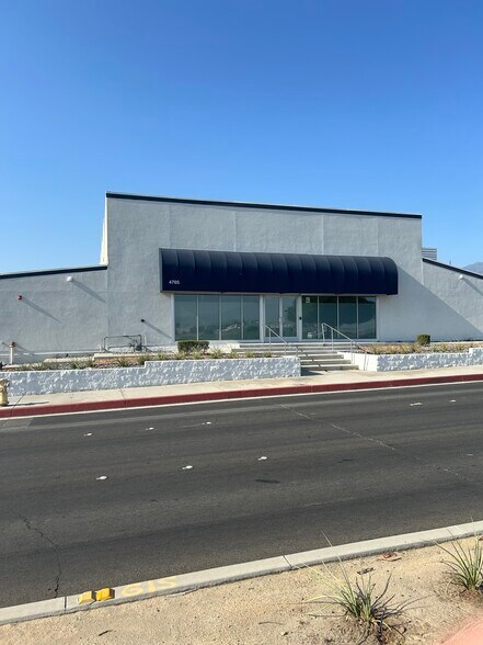 Primary Photo Of 4765 E Ramon Rd, Palm Springs Storefront Retail Office For Sale