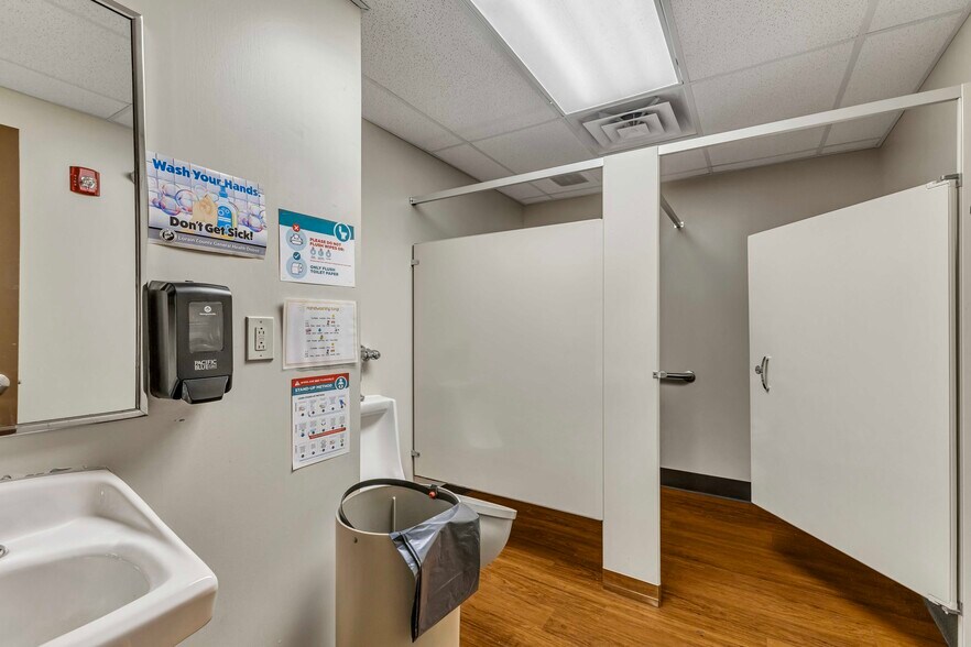 More Photos Of 941 Center Rd, Avon Freestanding For Sale