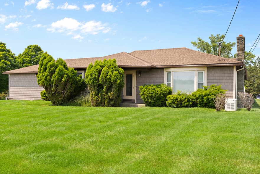 More Photos Of 2640 Ridgeway Ave, Rochester Medical For Lease