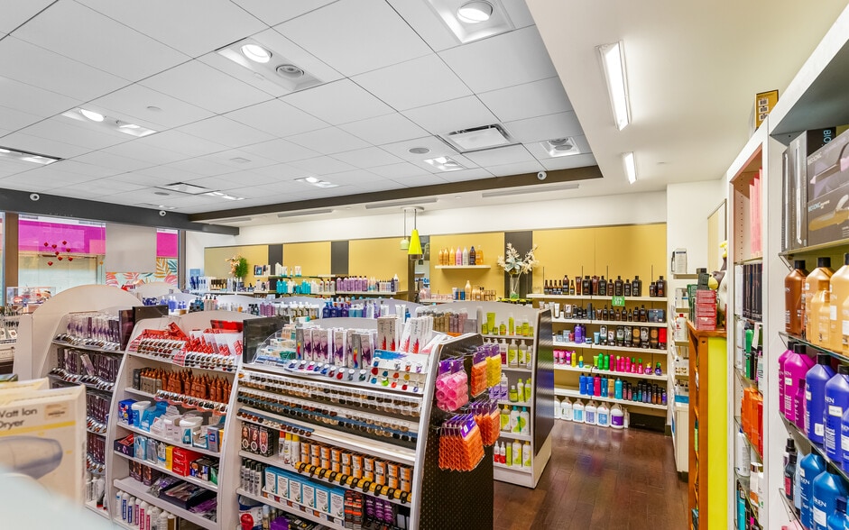 More Photos Of 200-272 E Via Rancho Pky, Escondido General Retail For Sale