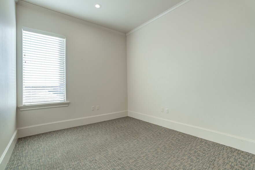 More Photos Of 2523 86 St, Lubbock Office For Lease