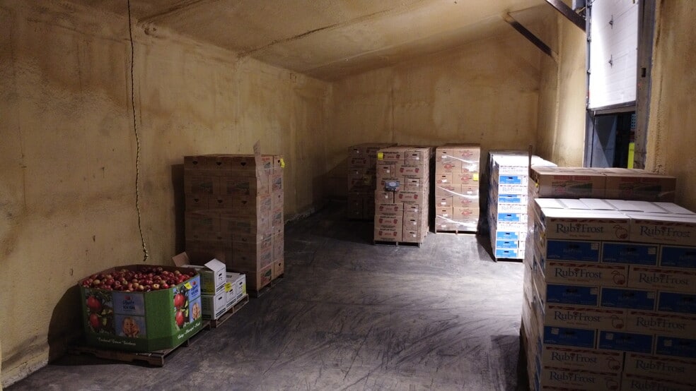 More Photos Of 36 Hull Ave, Clintondale Industrial For Sale