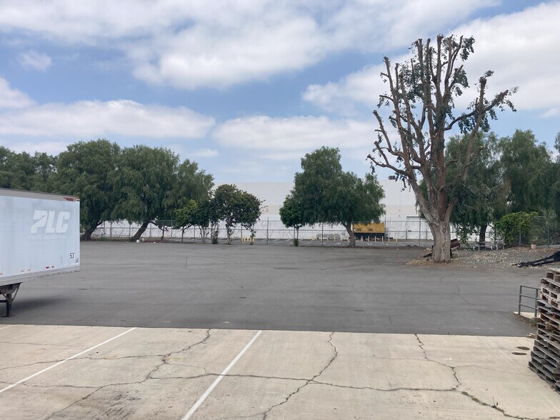 More Photos Of 17721 E Railroad St, City of Industry Warehouse For Lease