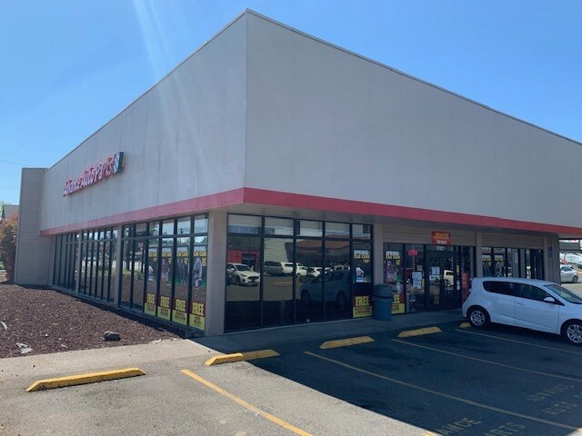 More Photos Of 17401 SE McLoughlin Blvd, Milwaukie Freestanding For Lease