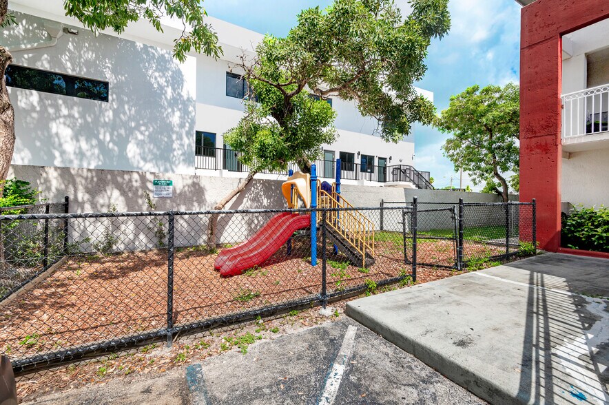 More Photos Of 1621 Nw 60th St, Miami Apartments For Sale