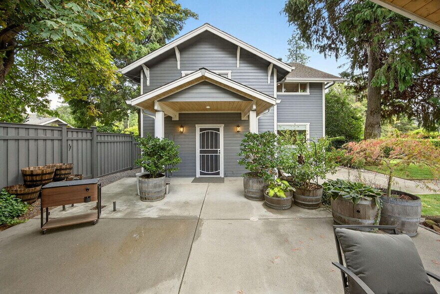 More Photos Of 111 Cedar St, Rogue River Office Residential For Sale