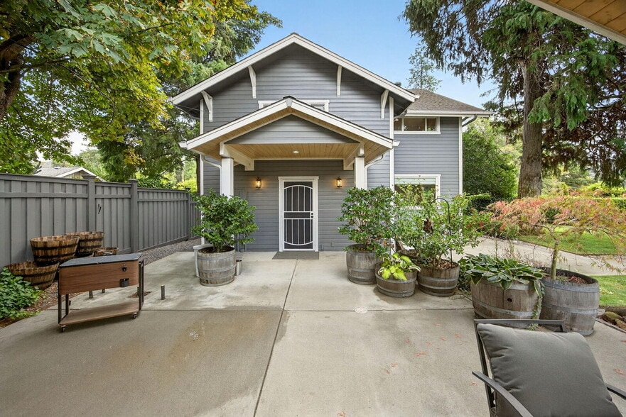 More Photos Of 111 Cedar St, Rogue River Office Residential For Sale