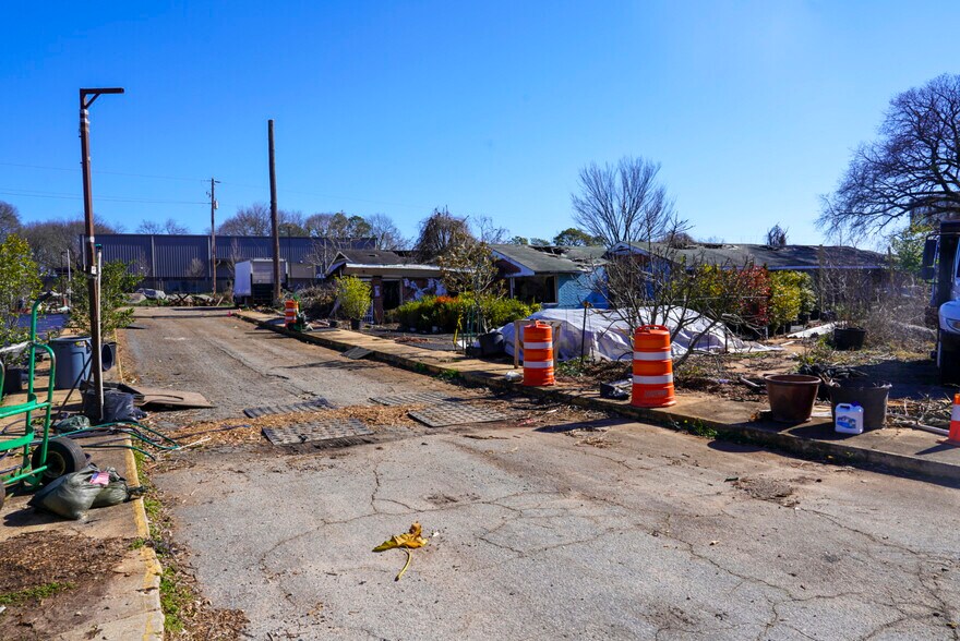 More Photos Of 2200 Reynolds Dr SW, Atlanta Land For Sale