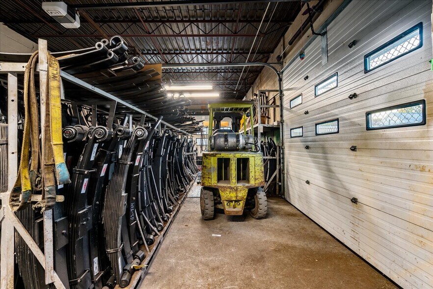 More Photos Of 368 Central Ave, Albany Auto Repair For Sale