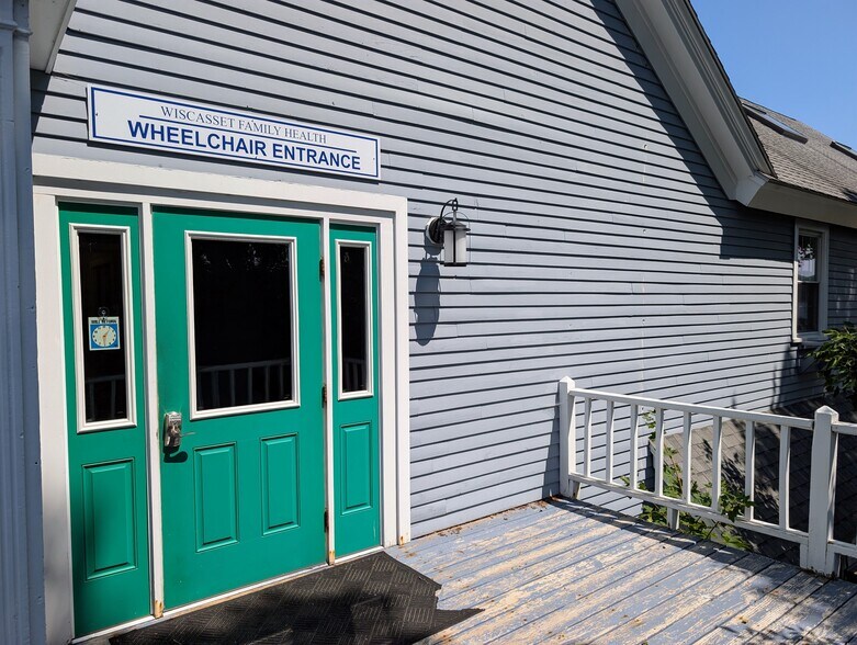More Photos Of 35 Water St, Wiscasset Medical For Lease