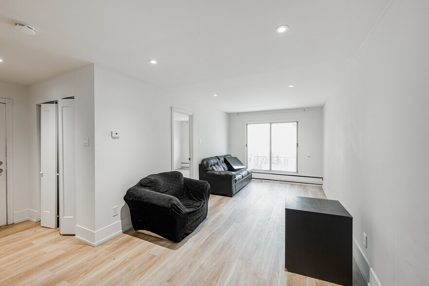 More Photos Of 2265 Av Madison, Montréal Apartments For Sale