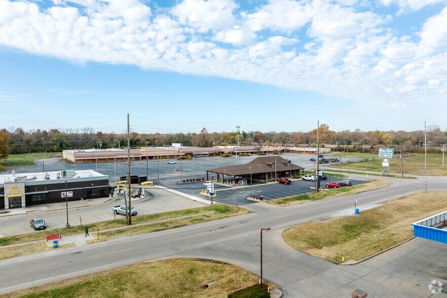 More Photos Of 1002-1100 Camp Jackson Rd, Cahokia General Retail For Sale