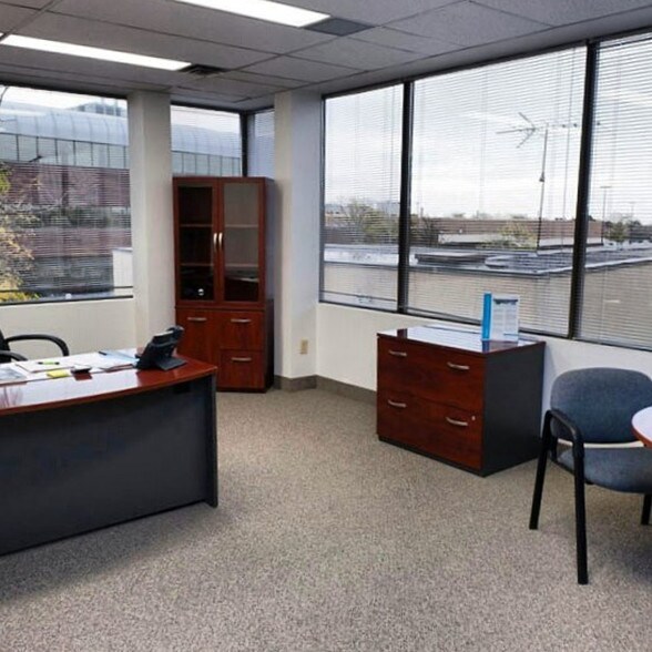 More Photos Of 3700-3750 W 16th Ave, Hialeah Office For Sale