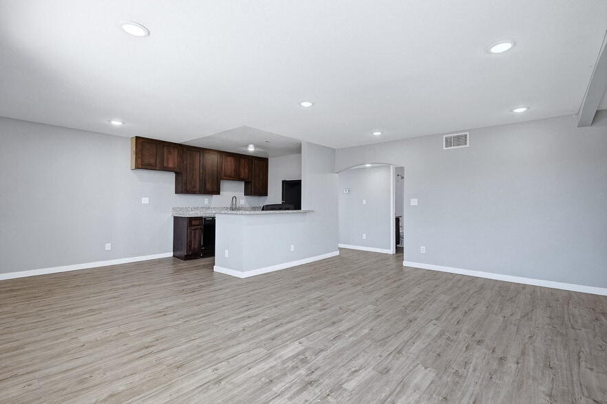 More Photos Of 521 Calcaterra Cir, Las Vegas Apartments For Sale
