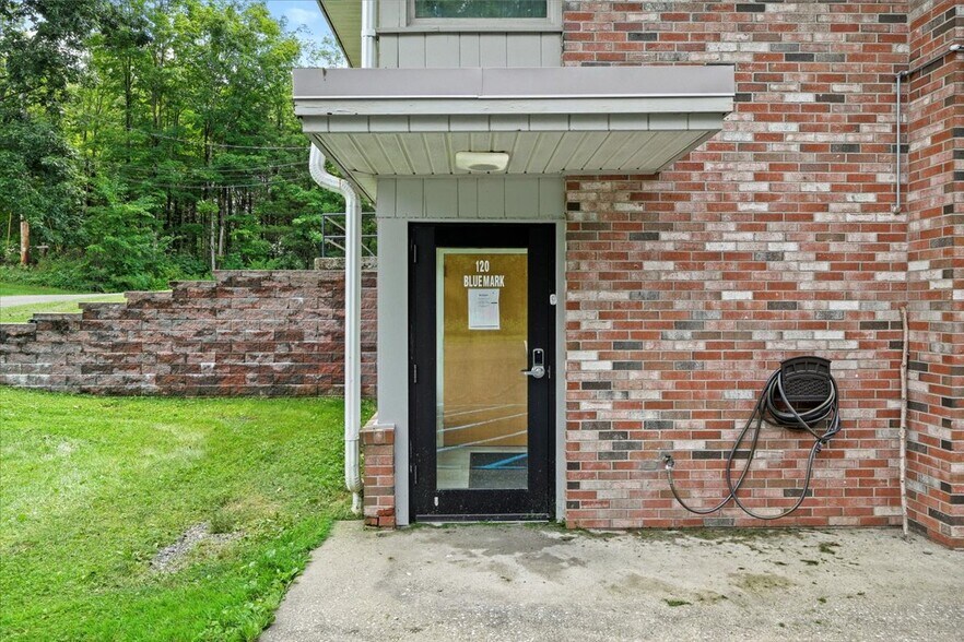 More Photos Of 40 Sunset Ridge Rd, New Paltz Medical For Sale